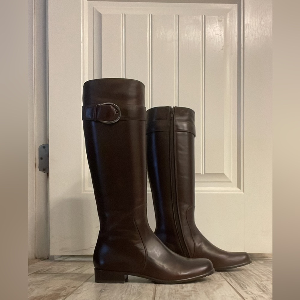 Stuart Weitzman Luxury Leather Riding Boots Size 7 1/2. Made in Spain.